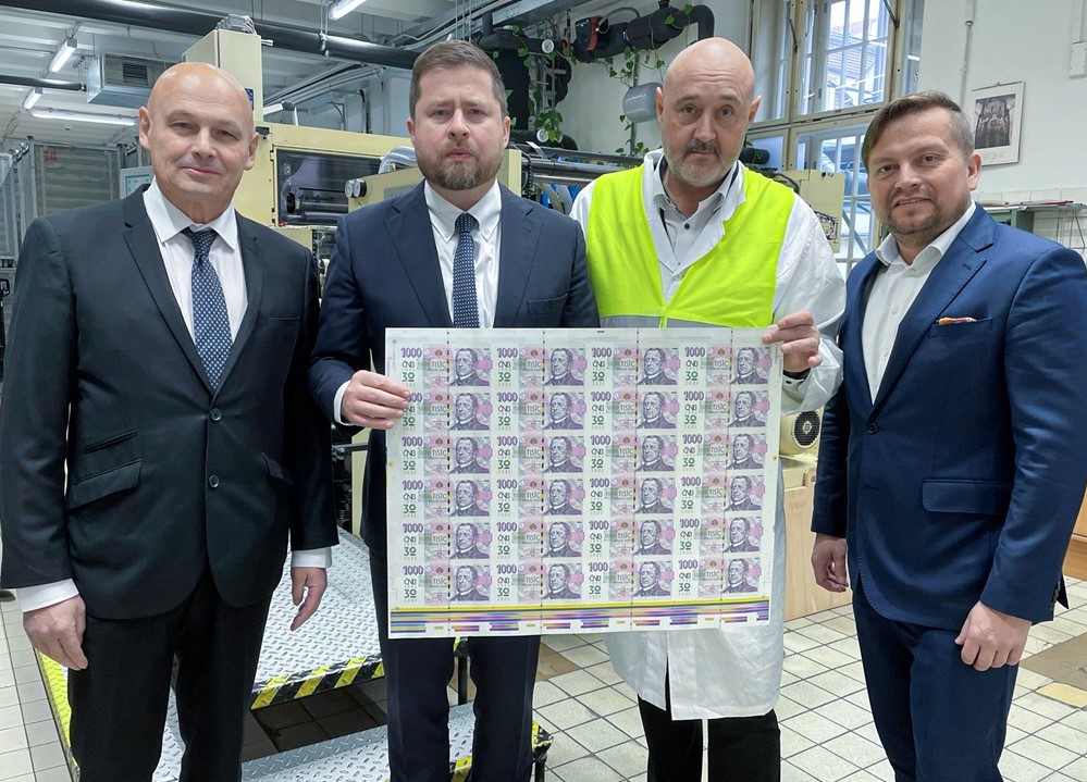 The CNB issues a CZK 1,000 anniversary banknote with an additional print of a stamp